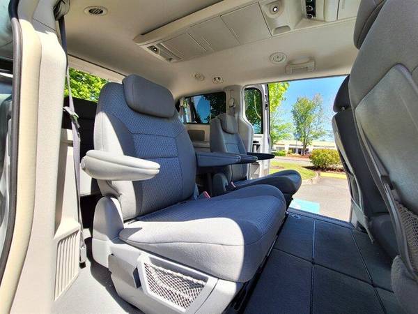 2010 Chrysler Town Country Touring Edition Minivan/7-passenger for sale in Portland, WA – photo 16