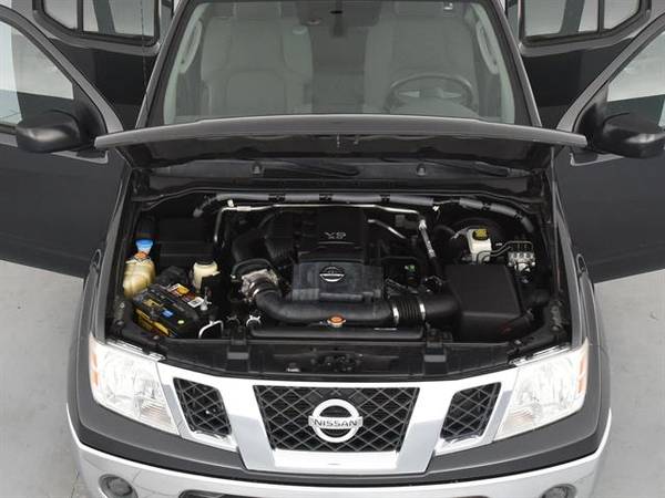 2010 Nissan Frontier Crew Cab SE Pickup 4D 6 ft pickup Dk. Gray - for sale in Arlington, District Of Columbia – photo 4
