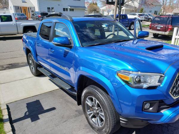 2018 Toyota Tacoma - cars & trucks - by owner - vehicle automotive... for sale in Levittown, NY – photo 5