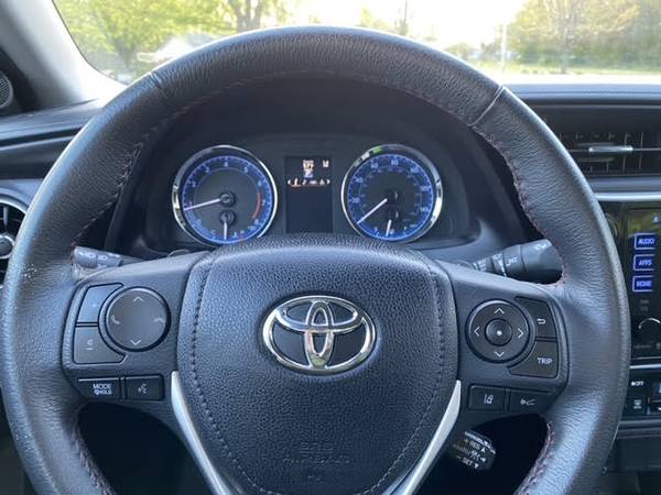 Used 2017 Toyota Corolla SE for sale in Owensville, IN – photo 8