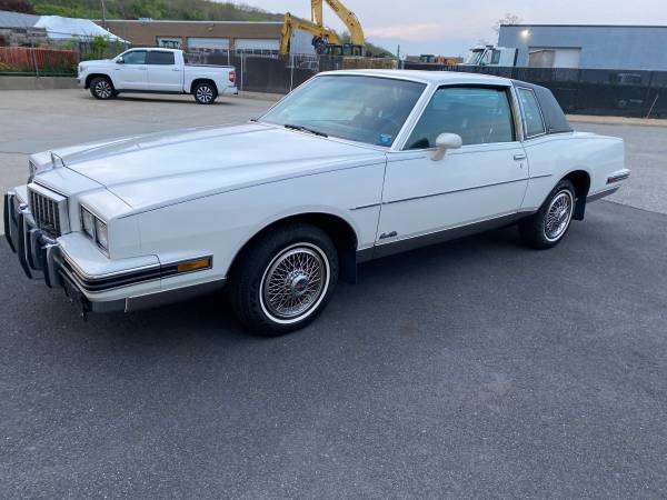 1985 Pontiac Grand prix 1 owner every option moonroof V8 all orig for sale in West Babylon, NY – photo 2
