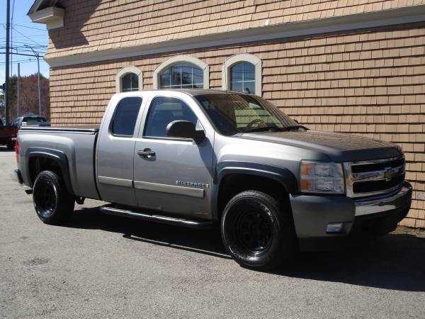 2007 Chevrolet Silverado LT 4X4, Clean Carfax, In Excellent for sale in Rowley, MA – photo 4