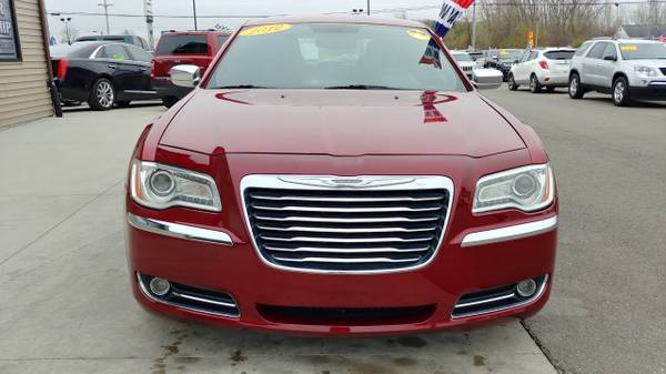 SHARP!! 2012 Chrysler 300 4dr Sdn V6 Limited RWD for sale in Chesaning, MI – photo 2