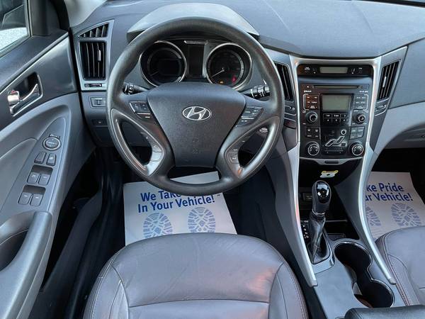 2011 Hyundai Sonata Hybrid - - by dealer - vehicle for sale in Lincoln, NE – photo 11