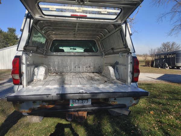 06 Chevy Silverado 2500HD - cars & trucks - by owner - vehicle... for sale in Kalona, IA – photo 22