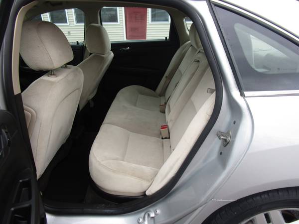 2012 Chevrolet Impala LT 3.6L V6 110,619 EZ mi. NO accidents NEW tires for sale in Auburn, IN – photo 3