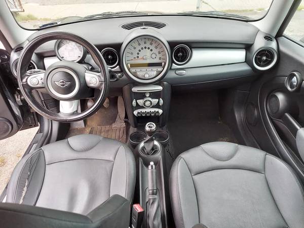 2009 MINI Cooper 6speed - cars & trucks - by dealer - vehicle... for sale in Providence, MA – photo 5