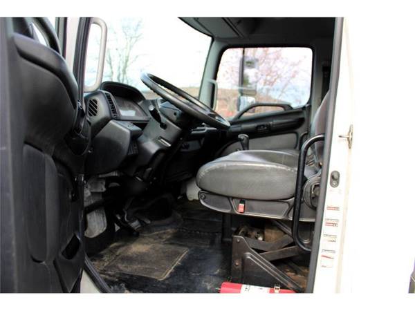 2012 Hino 258/268 UNDER CDL DIESEL BOX TRUCK WITH MAXON LIFT GATE !!... for sale in Salem, ME – photo 16