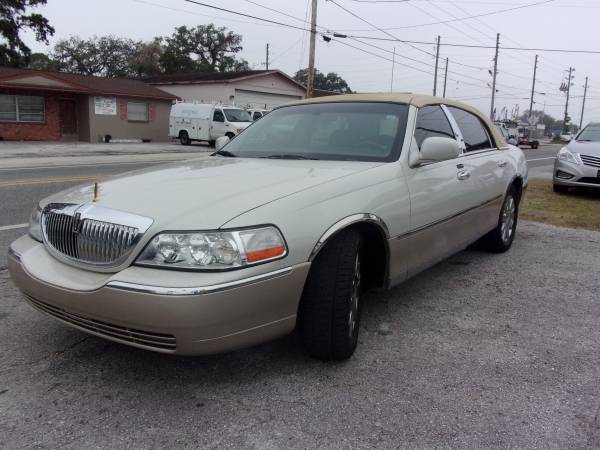 2005 LINCOLN TOWN CAR SIGNATURE LIMITED 100K LOW MILES - cars & for sale in Holiday, FL – photo 2
