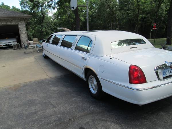 1998 Lincoln Town Car Limo for sale in Tecumseh, KS – photo 2