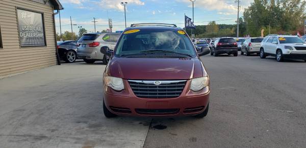 ALL MAKES! 2007 Chrysler Town & Country LWB for sale in Chesaning, MI – photo 2