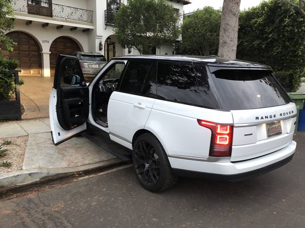 2015 Range Rover supercharged V6 white/black super low miles for sale in Valley Village, CA – photo 3
