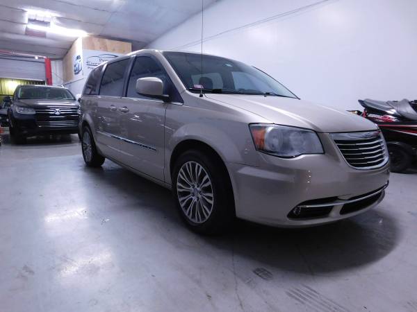 2012 Chrysler Town and Country Touring 4dr Mini Van - NO DEALER FEES! for sale in Orlando, FL – photo 5