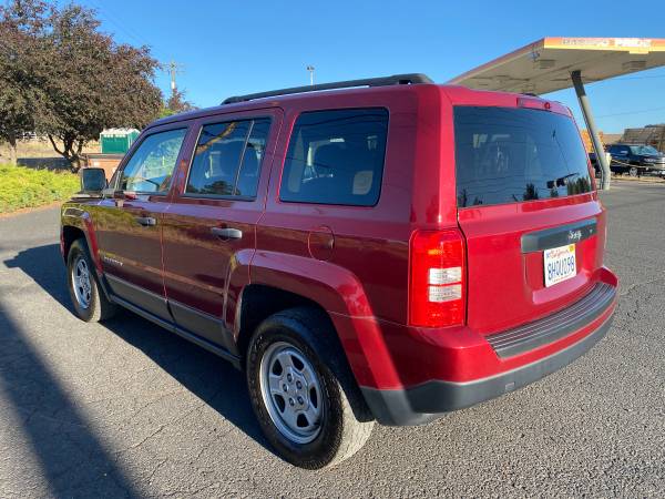 2014 Jeep Patriot - 5spd Manual - Low Miles! - cars & trucks - by... for sale in Powell Butte, OR – photo 3