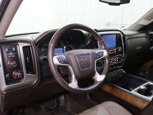 2015 GMC Sierra 1500 SLT Crew Cab 4WD Loaded 85,000 Miles Clean for sale in Caledonia, IL – photo 4