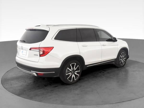 2020 Honda Pilot Touring Sport Utility 4D suv White - FINANCE ONLINE... for sale in Washington, District Of Columbia – photo 11