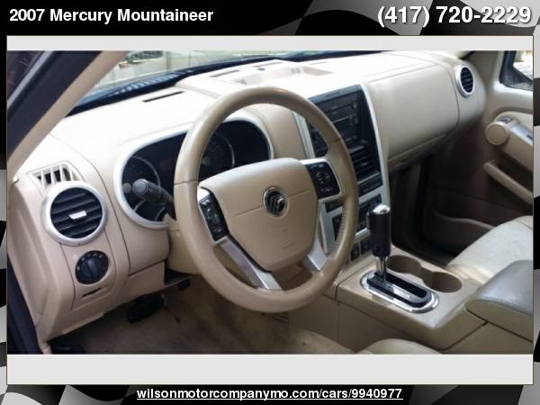2007 Mercury Mountaineer V8 Premier 3rd row ! with Analog clock for sale in Springfield, MO – photo 15