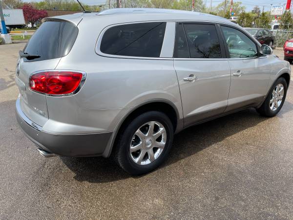 2008 BUICK ENCLAVE - LEATHER - FAMILY READY - 3RD ROW SEAT - cars & for sale in Palatine, IL – photo 5