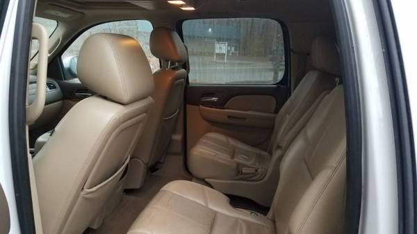 2012 Chevy Suburban lt - cars & trucks - by dealer - vehicle... for sale in Center Conway, NH – photo 4