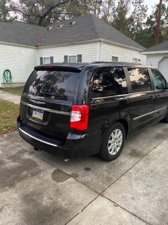 2015 Chrysler Town & Country Touring - cars & trucks - by owner -... for sale in Camp Lejeune, NC – photo 5
