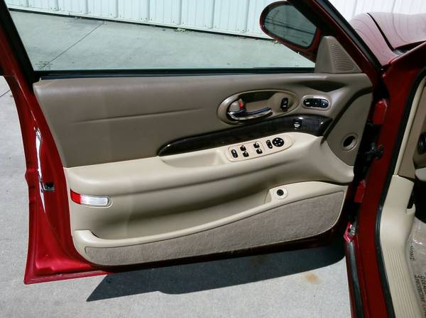 2005 Buick Lesabre Celebration Edition-Heated Leather! Well... for sale in Silvis, IA – photo 10
