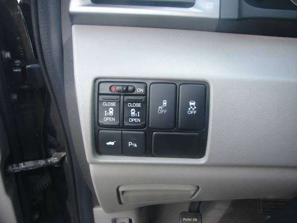 2013 Honda Odyssey Touring HANDICAP CONVERSION The Lowest for sale in South Bend, IN – photo 12