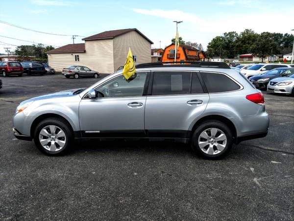 2012 Subaru Outback Limited 2.5 AWD (Only 64k Miles) for sale in Oregon, WI – photo 3