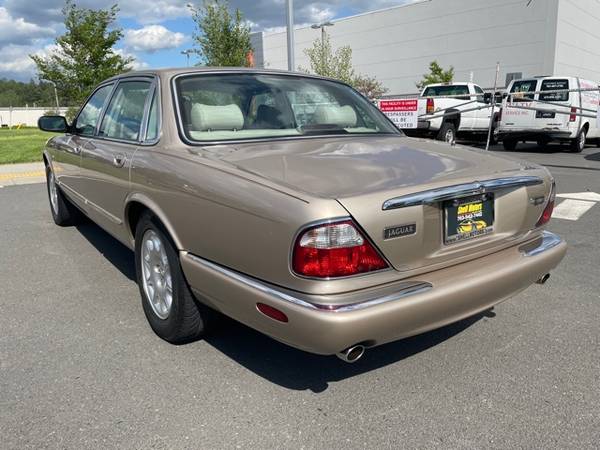 2000 Jaguar XJ8 - - by dealer - vehicle automotive sale for sale in CHANTILLY, District Of Columbia – photo 4