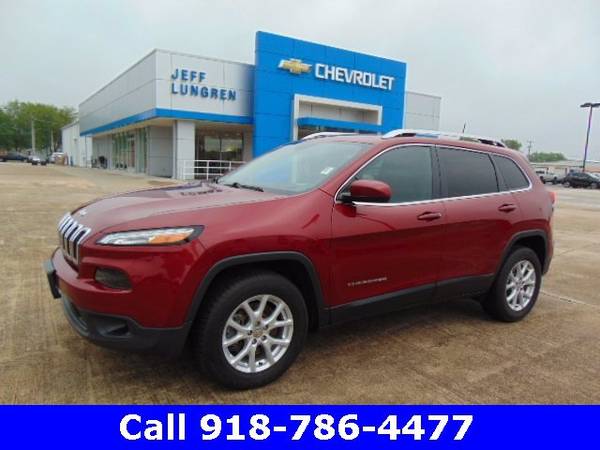 2017 Jeep Cherokee Latitude suv Red - - by dealer for sale in Grove, AR – photo 4