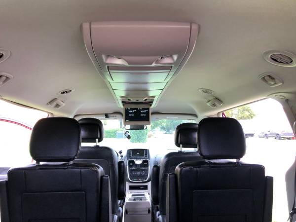 2015 Chrysler Town & Country Excellent Condition - cars & trucks -... for sale in Miami, FL – photo 14