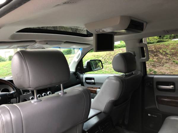 2011 Toyota Sequoia Platinum 4WD - Navi, DVD, 1owner, clean title for sale in Kirkland, WA – photo 11