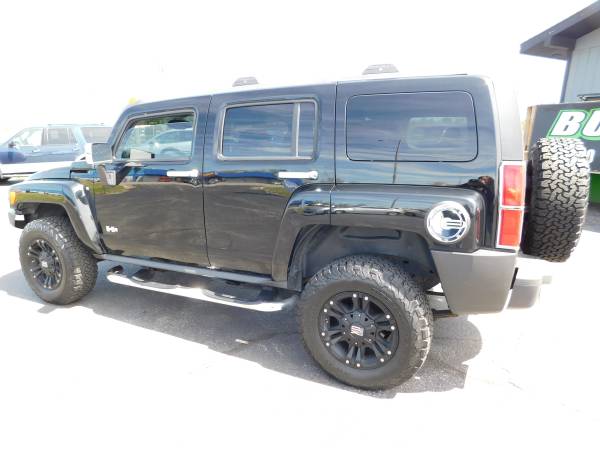 2008 HUMMER H3 w/Luxury Pkg 4x4 ( Free 6 Month Warranty ) - cars & for sale in Fort Wayne, IN – photo 3