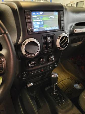 2014 Jeep Wrangler Unlimited Sahara 4x4 33k Miles Copperhead Pearl for sale in Tempe, AZ – photo 11