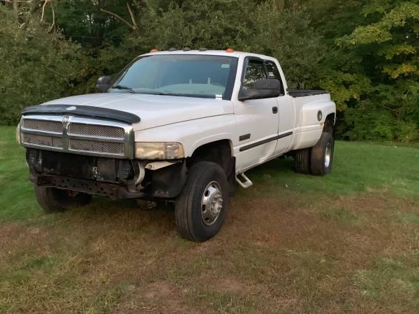 01 ram 3500 Cummins dually for sale in Columbia, CT – photo 3
