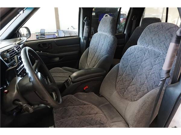 2001 Chevrolet Chevy S10 Crew Cab LS Short Bed WE CAN BEAT ANY RATE... for sale in Sacramento, NV – photo 15