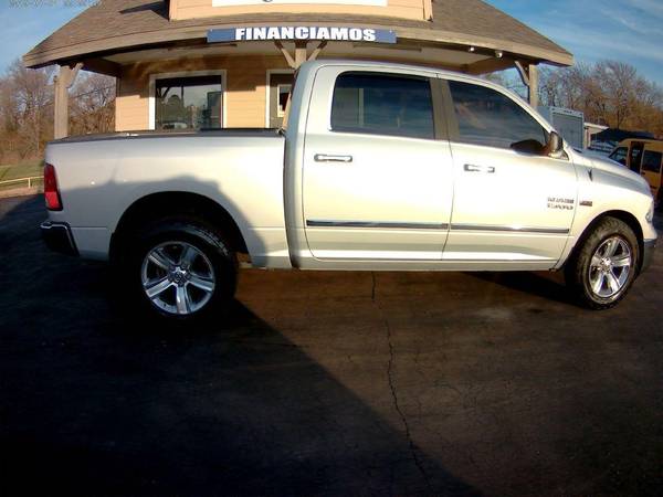 2014 RAM 1500 CREW CAB SLT - cars & trucks - by dealer - vehicle... for sale in Shawnee, MO – photo 2