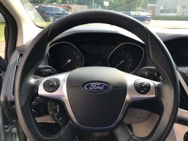 2012 Ford Focus SE - cars & trucks - by dealer - vehicle automotive... for sale in Junction City, KS – photo 12