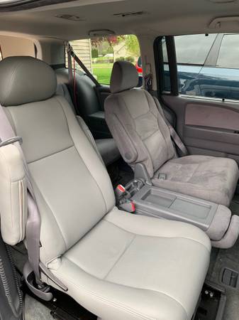Rare Find 2007 Honda Odyssey with Bruno Valet Plus Signature Seat for sale in Lafayette, IN – photo 18