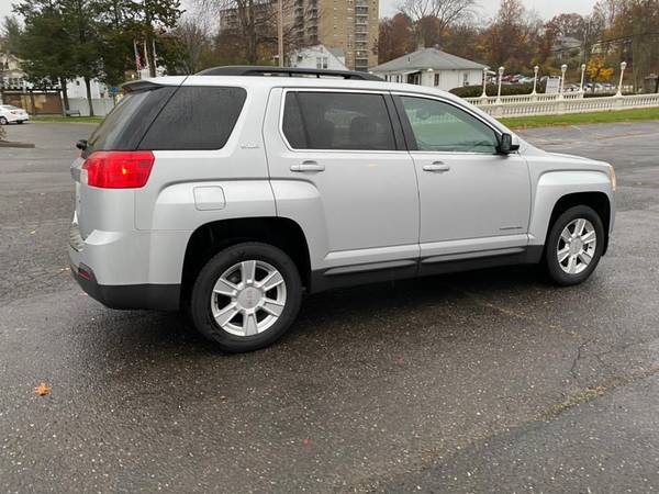 2013 GMC Terrain AWD 4dr SLE w/SLE-2 -EASY FINANCING AVAILABLE -... for sale in Bridgeport, CT – photo 8