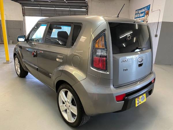 2010 KIA SOUL ! - 94, 000 ONE OWNER MILES - GRAY - - by for sale in Phoenix, AZ – photo 4
