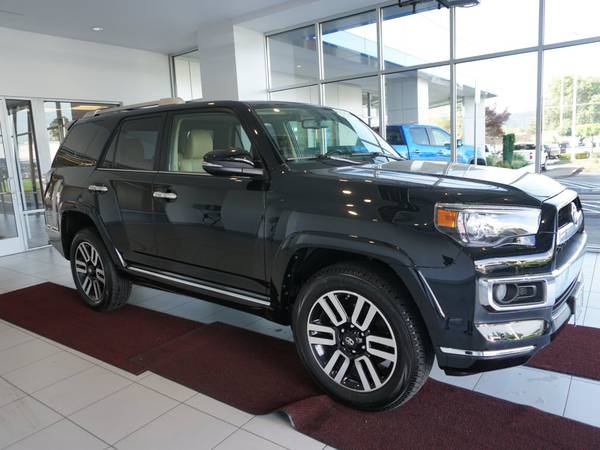 2017 Toyota 4Runner Limited **We Offer Financing To Anyone the Law... for sale in Milwaukie, OR – photo 2