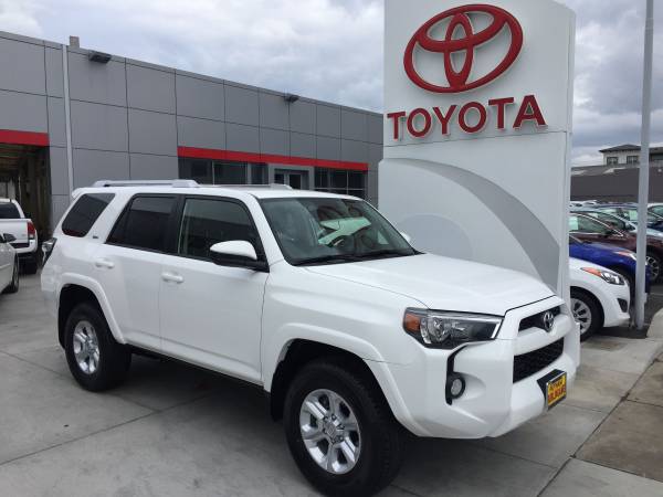 New 2019 Toyota 4RUNNER SR5 (THIRD ROW SEATING) 4X4 V6 4.0L (WHITE) for sale in Burlingame, CA