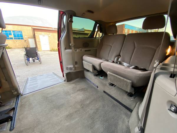 EXTRA CLEAN DODGE CARAVAN HANDICAP WHEELCHAIR ACCESSIBLE MOBILITY... for sale in SKOKIE, WI – photo 11