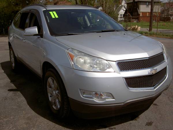 2011 CHEVROLET TREVERSE - - by dealer - vehicle for sale in Detroit, MI – photo 2