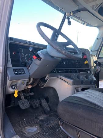 2007 Frieghtliner Columbia for sale in Lomira, WI – photo 3