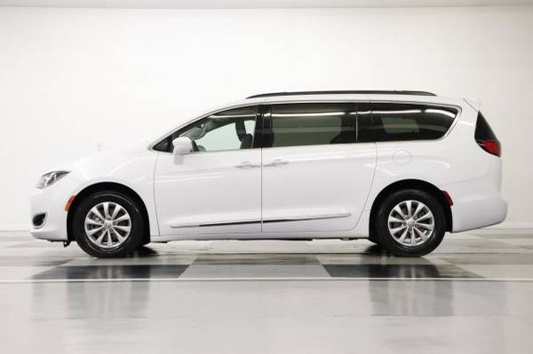 SLEEK White PACIFICA 2017 Chrysler Touring L Mini Van CAMERA for sale in clinton, OK – photo 18