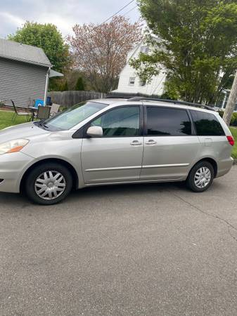 2007 Le sienna minivan for sale in West Haven, CT – photo 3