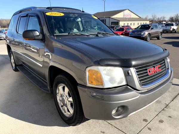 2005 GMC Envoy XUV 4dr 4WD SLT - cars & trucks - by dealer - vehicle... for sale in Chesaning, MI – photo 2