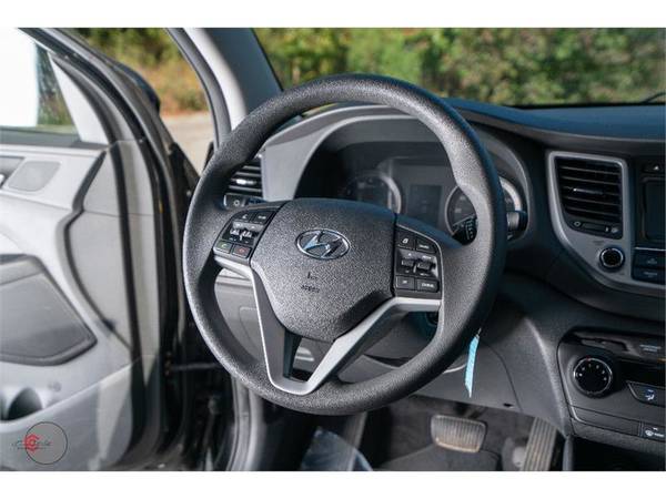 2017 HYUNDAI TUCSON SE AWD* NICE* REAR VIEW CAM* BLUETOOTH* 1 OWNER*... for sale in High Point, NC – photo 12