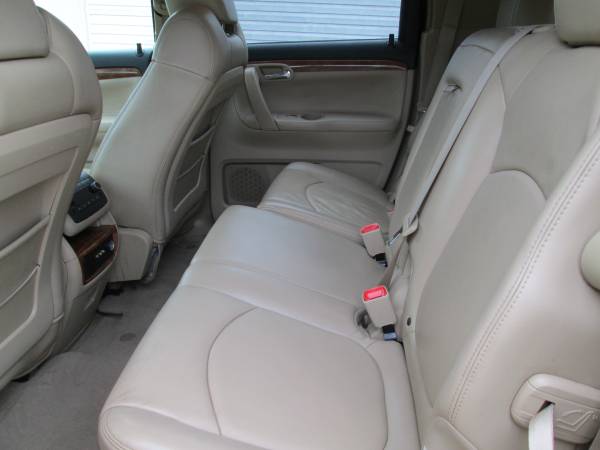 EON AUTO SATURN OUTLOOK LOADED THIRD ROW LEATHER FINANCE $1295 DOWN... for sale in Sharpes, FL – photo 12